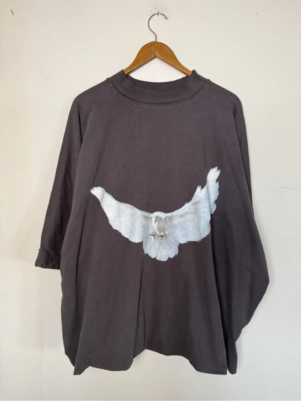 Authentic Yeezy x Gap x Balenciaga White Dove Print